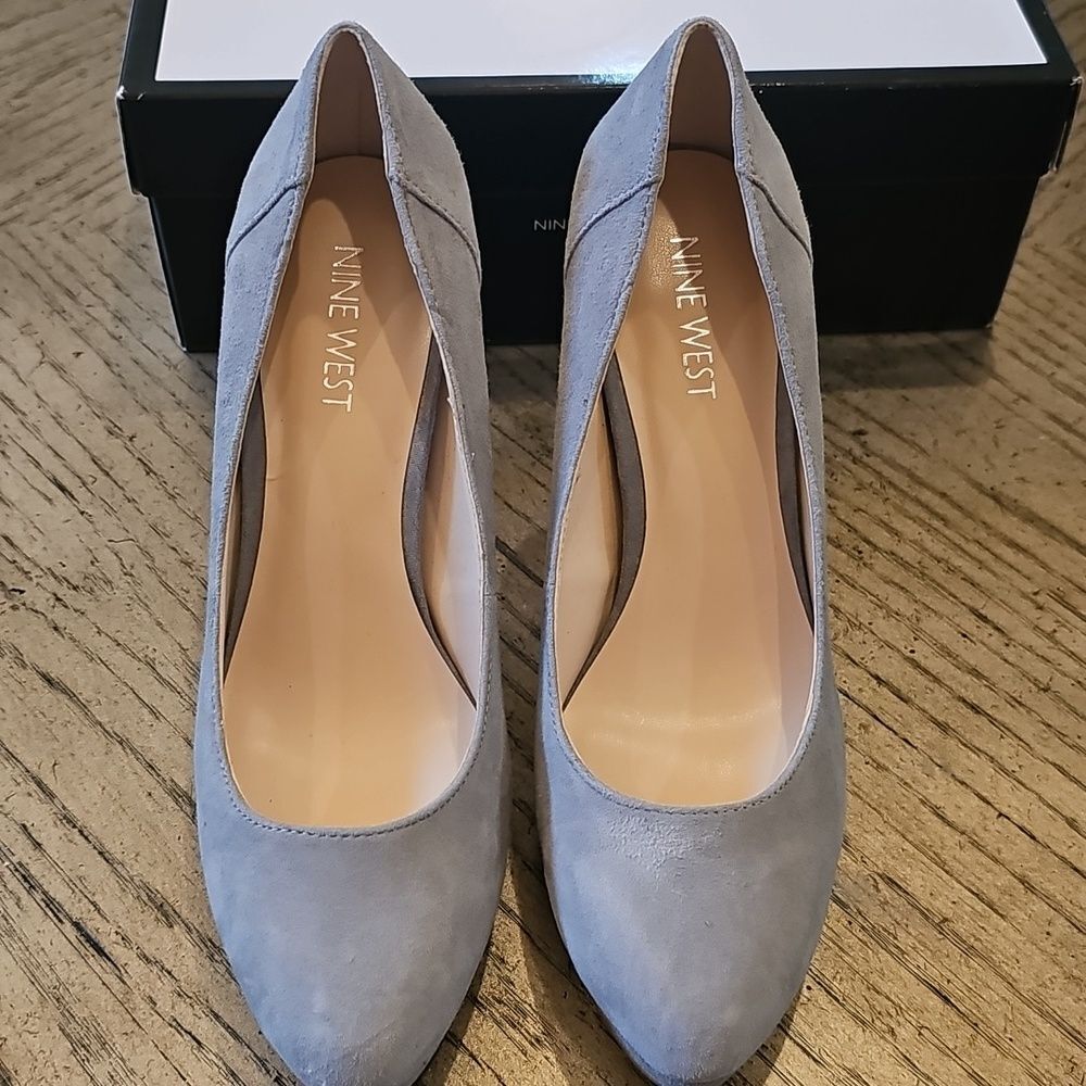 NWT Light Gray Suede High Heels Size 7 Nine West - Picture 2 of 10